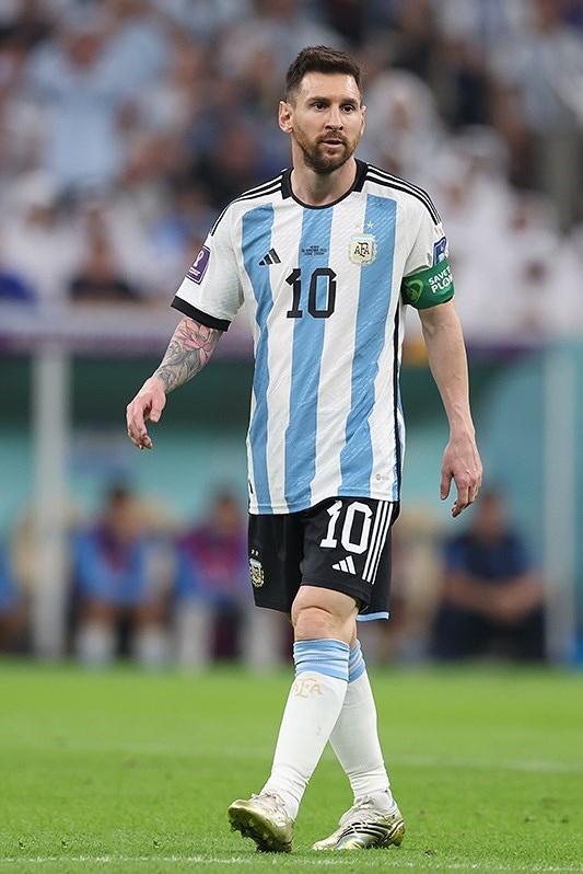 Lionel Messi in the Argentina national-team kit