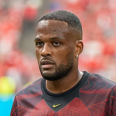 Cyle Larin portrait