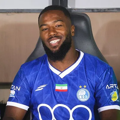 Duckens Nazon portrait