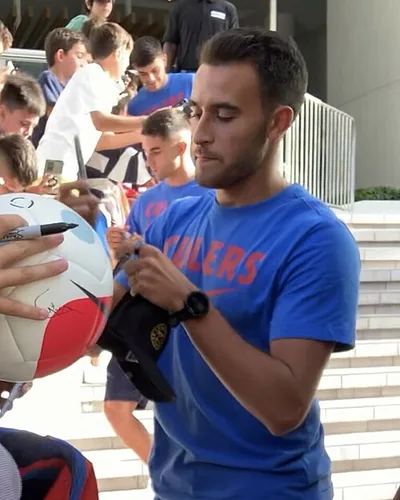 Eric García — FC Barcelona player Eric Garcia with fans ahead of the club's friendly against Inter Miami CF. 18 July 2022. Screenshot of my own video