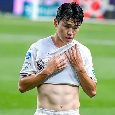 Lee Gi-Hyuk portrait