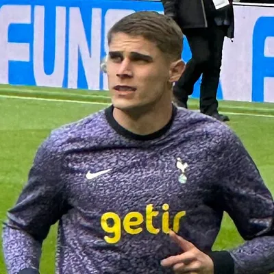 Micky van de Ven portrait